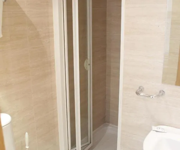 Konukevi Francisco Salinas 3*