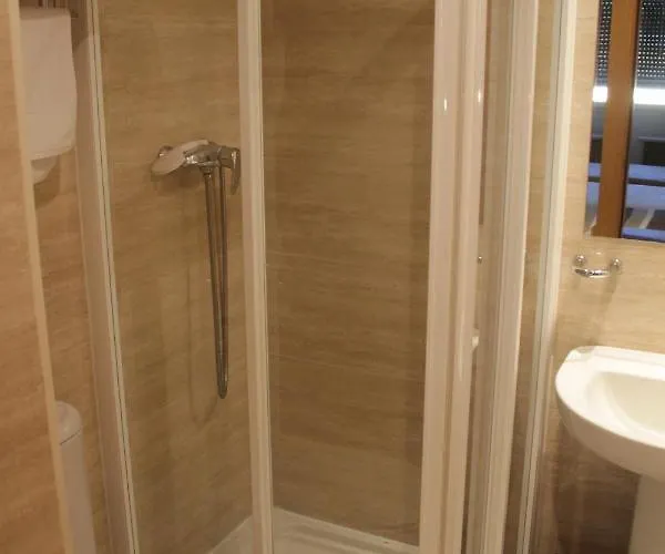 Francisco Salinas Konukevi Burgo